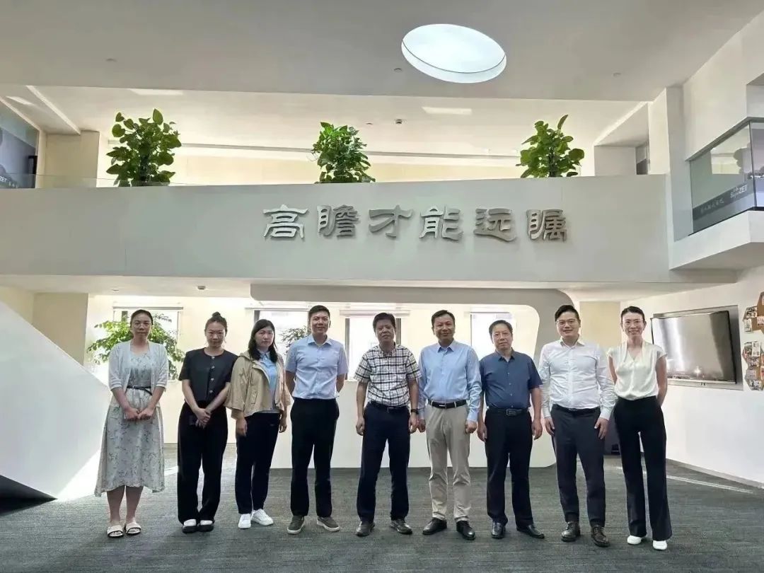 聚文化之力 鑄工業(yè)之魂——工信部工業(yè)文化發(fā)展中心領(lǐng)導(dǎo)蒞臨我司調(diào)研交流 聚文化之力 鑄工業(yè)之魂——工信部工業(yè)文化發(fā)展中心領(lǐng)導(dǎo)蒞臨我司調(diào)研交流