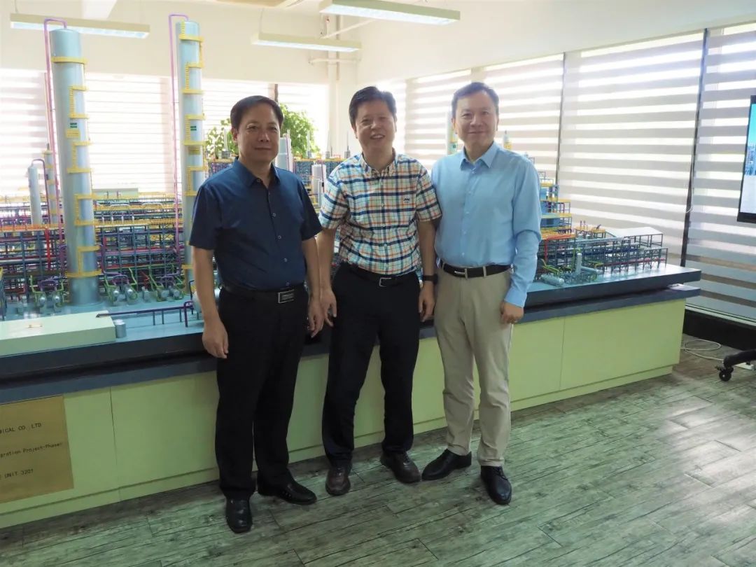 聚文化之力 鑄工業(yè)之魂——工信部工業(yè)文化發(fā)展中心領(lǐng)導(dǎo)蒞臨我司調(diào)研交流 聚文化之力 鑄工業(yè)之魂——工信部工業(yè)文化發(fā)展中心領(lǐng)導(dǎo)蒞臨我司調(diào)研交流